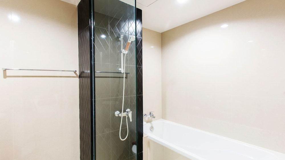 B2 Sriracha Premier Hotel Deluxe Premier Room 5