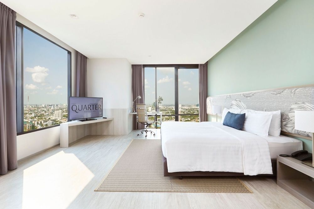 undefined The Quarter Ari by UHG 10