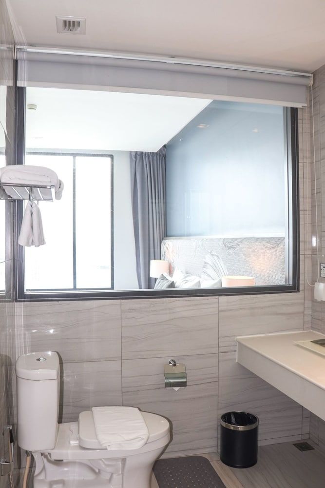 The Quarter Ari by UHG Superior Room 9