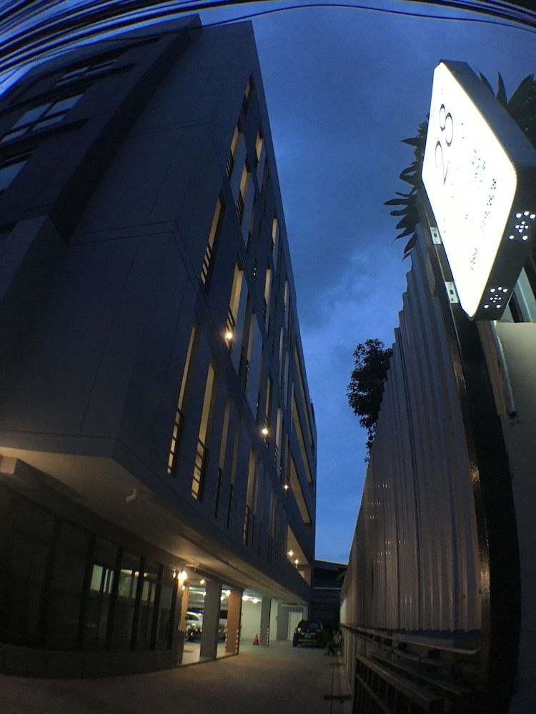 undefined 28 Place 6