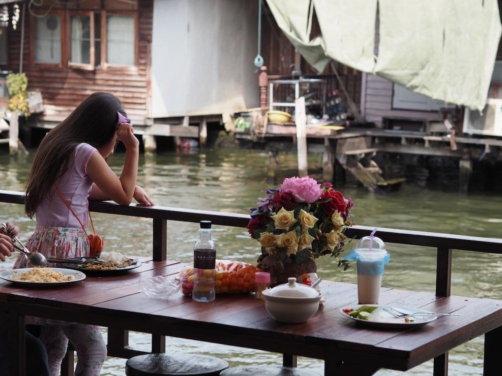 undefined 28 Place 9