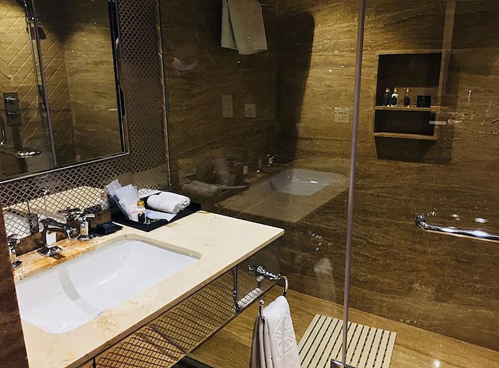 Deluxe Room City View Twin Bed