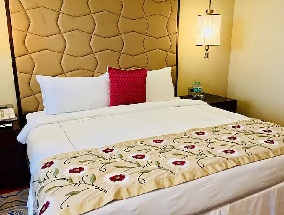 Luxury Room City View King Bed