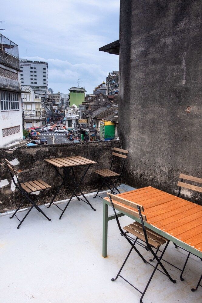 Live Local Family Room 22