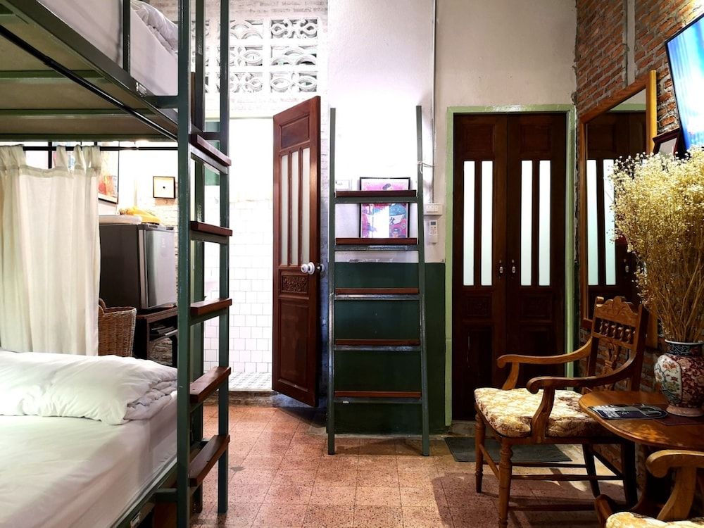 Live Local Private 2 persons (1 bunk bed) 10