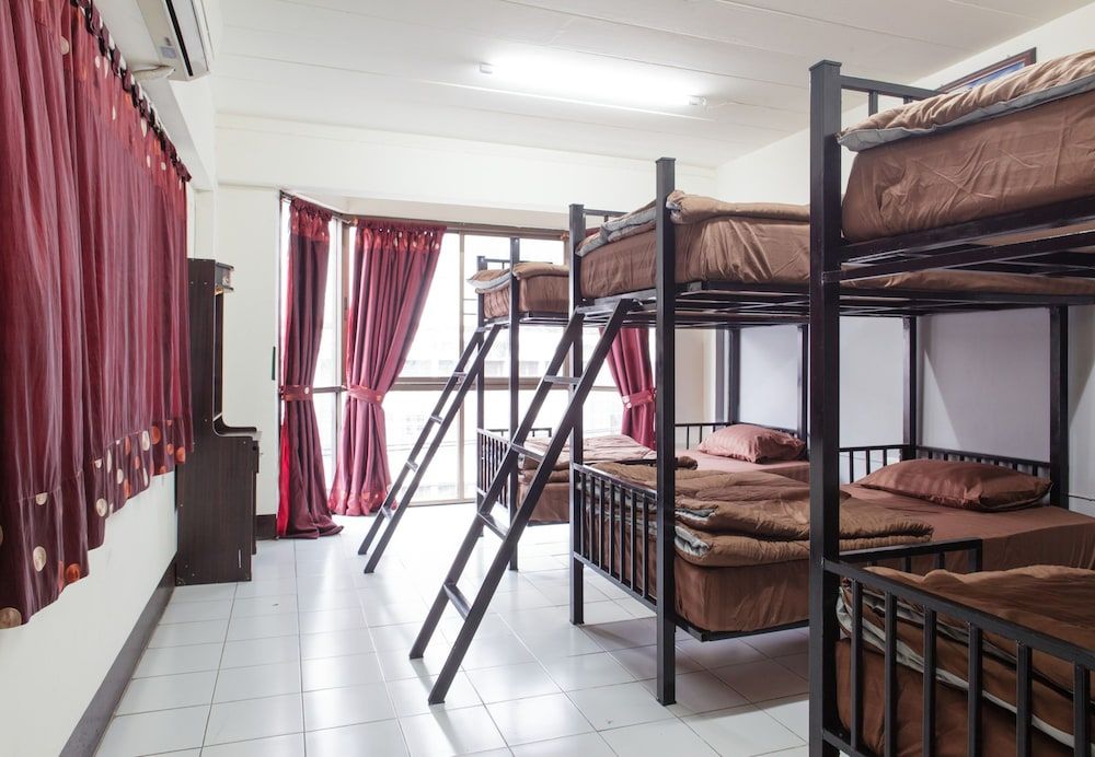 undefined Starnong Café & Hostel 8
