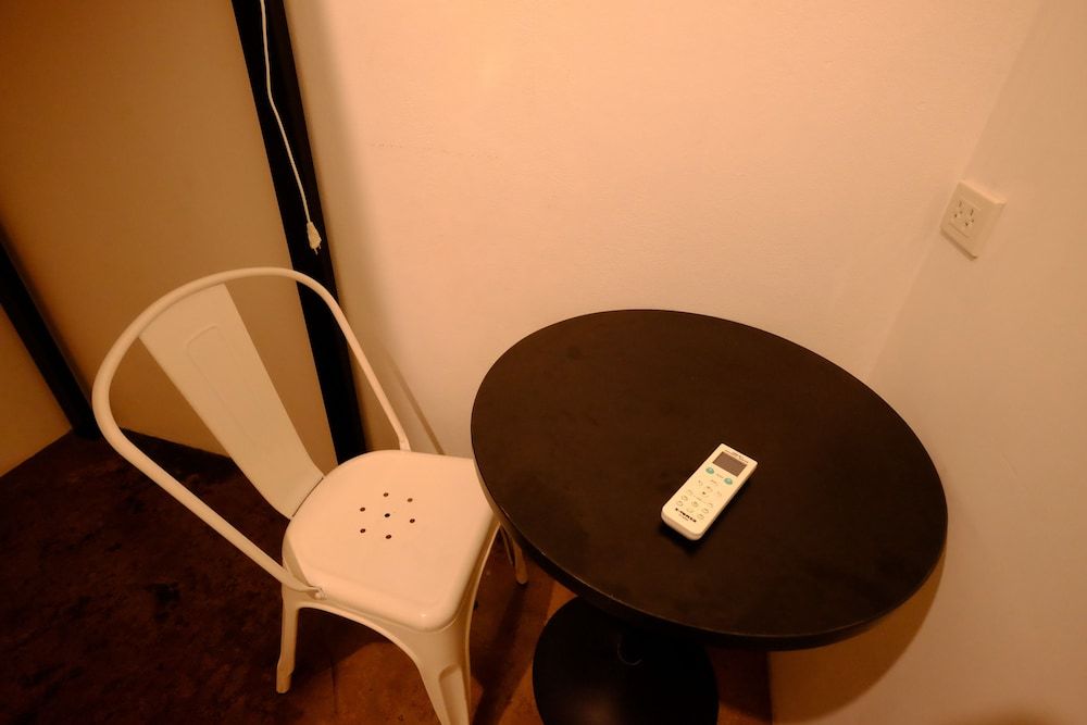 42 Guesthouse Single Room with Shared Bathroom 12