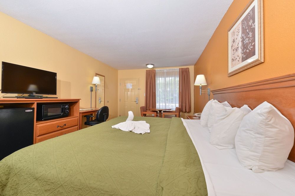 Standard Room, 1 King Bed, Non Smoking