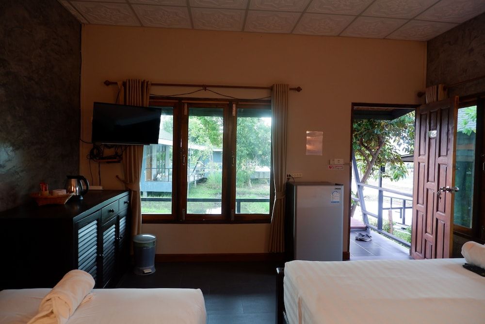 Nok Chan Mee Na Triple Room 4