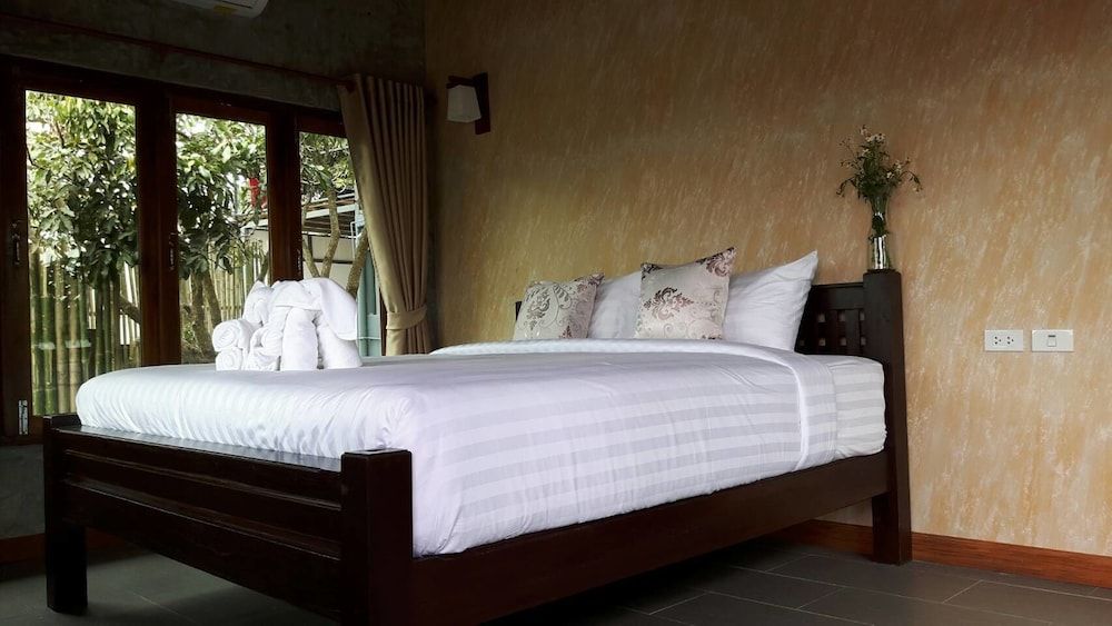 Nok Chan Mee Na Deluxe Room 3