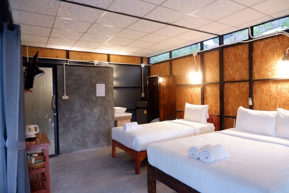 Nok Chan Mee Na Triple Room 3