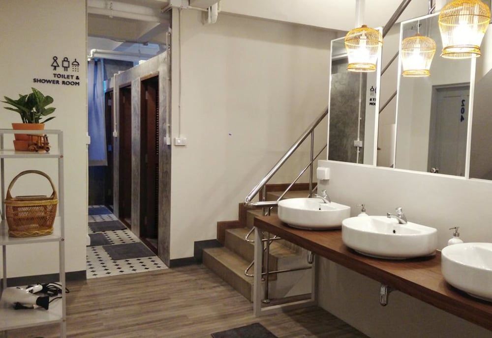 undefined Fun Cafe and Hostel 8