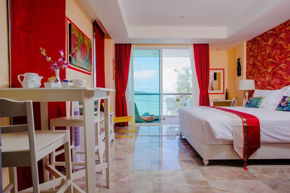 Oceanfront Studio with Shower
