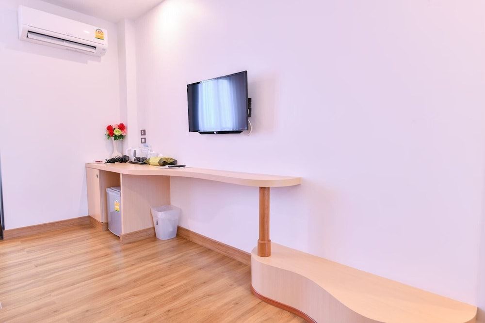 Marlin Hotel Deluxe Double Room 9