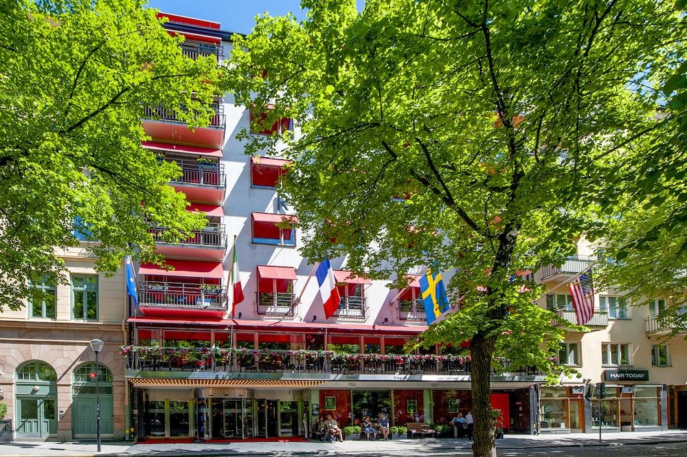 undefined Hotel Rival 6