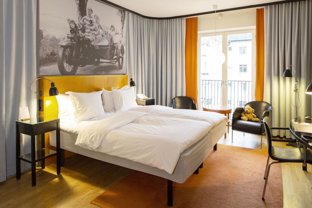 undefined Hotel Rival 3