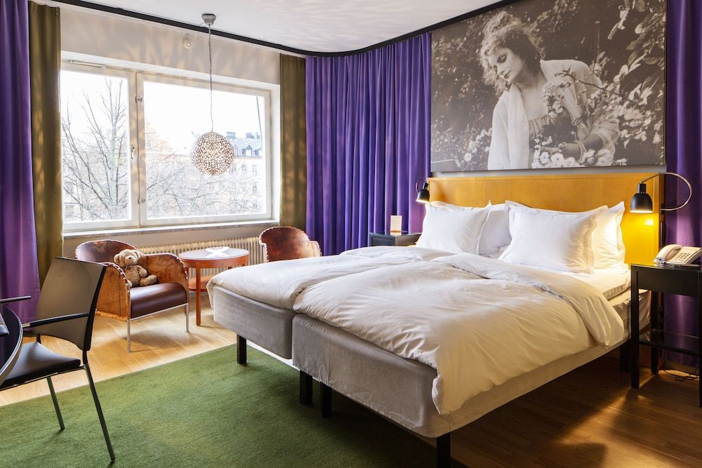 undefined Hotel Rival 4