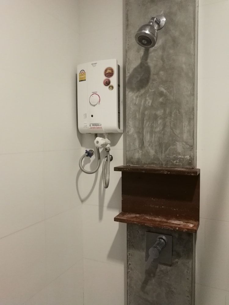 Merdelong Hotel Standard Double Room 5