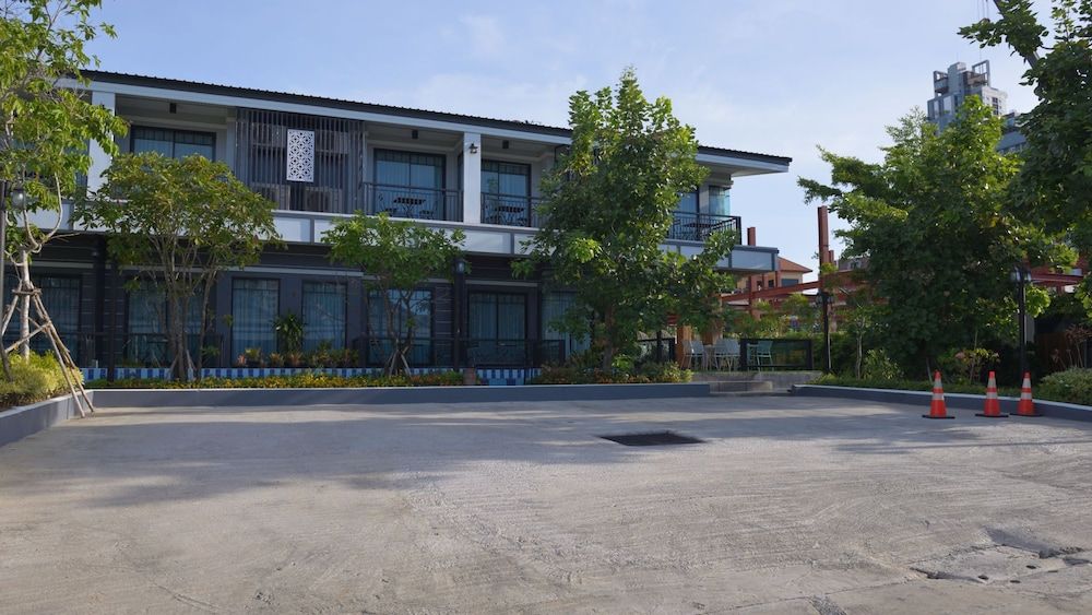 undefined The Tamnan Pattaya Hotel & Resort 5