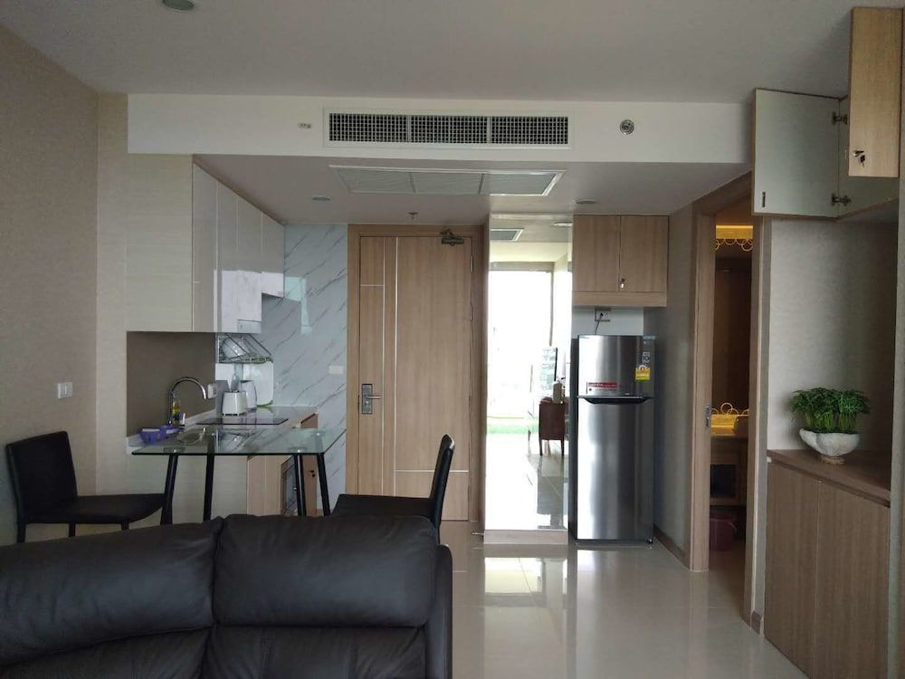 The Riviera Wongamat Hong Apartment Panoramic Apartment, 1 Bedroom, Beachfront 4