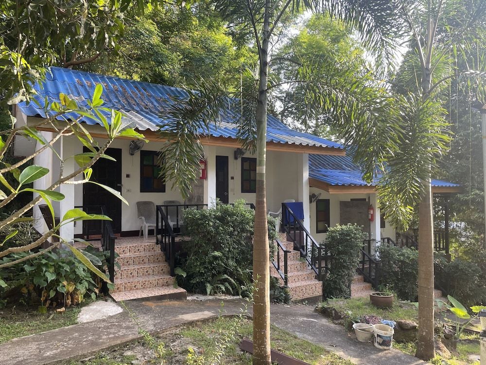 Lonely Beach Pool Resort Townhouse Room 6