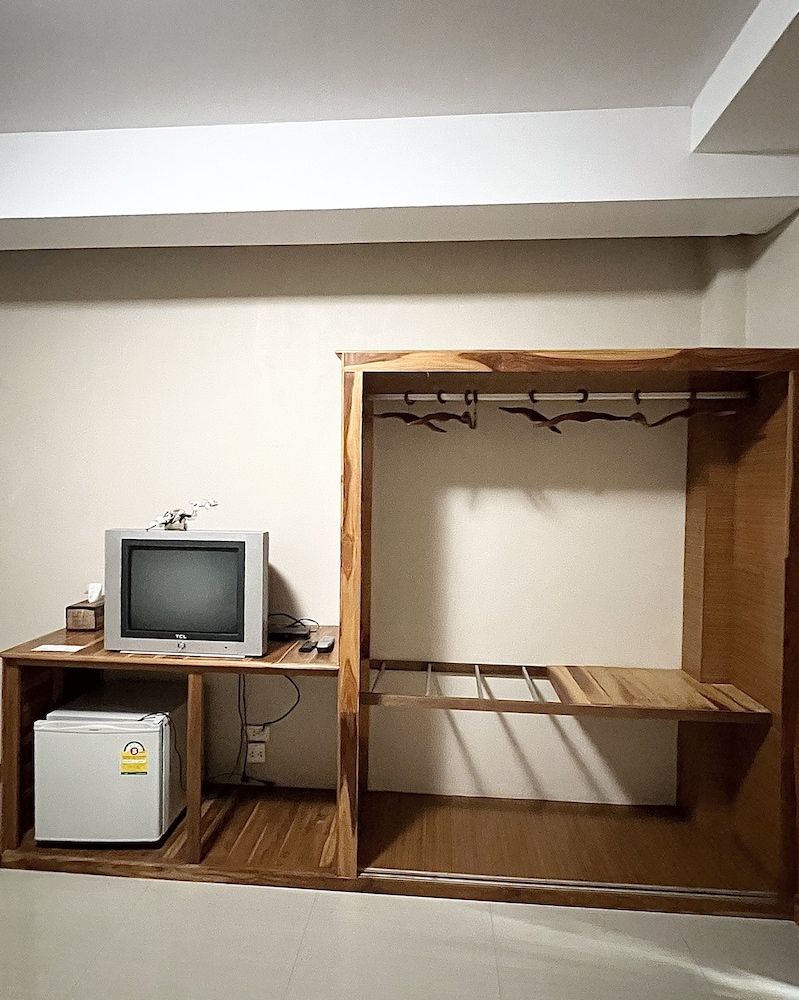 Palm Spring Apartment Standard Double Room 4