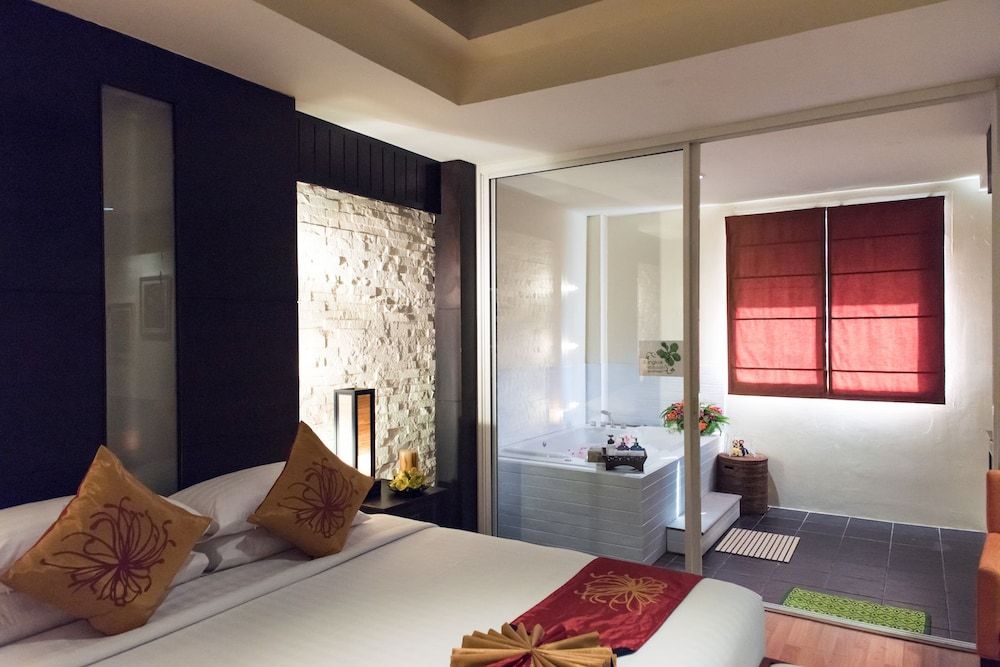 Bangkok Natural Spa Resort and Suite Luxury Suite 14