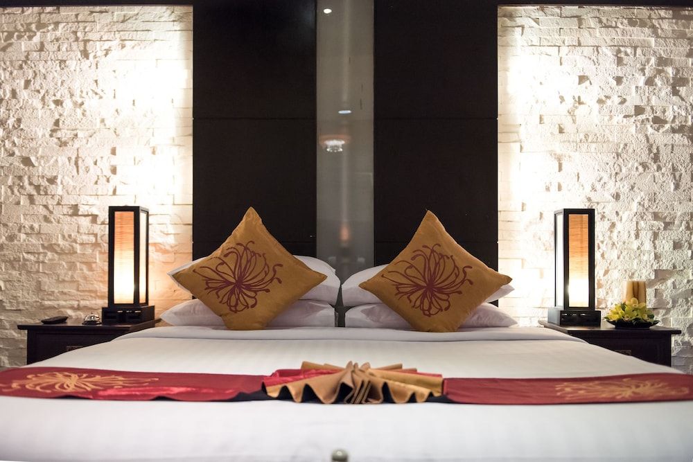 Bangkok Natural Spa Resort and Suite Luxury Suite 3