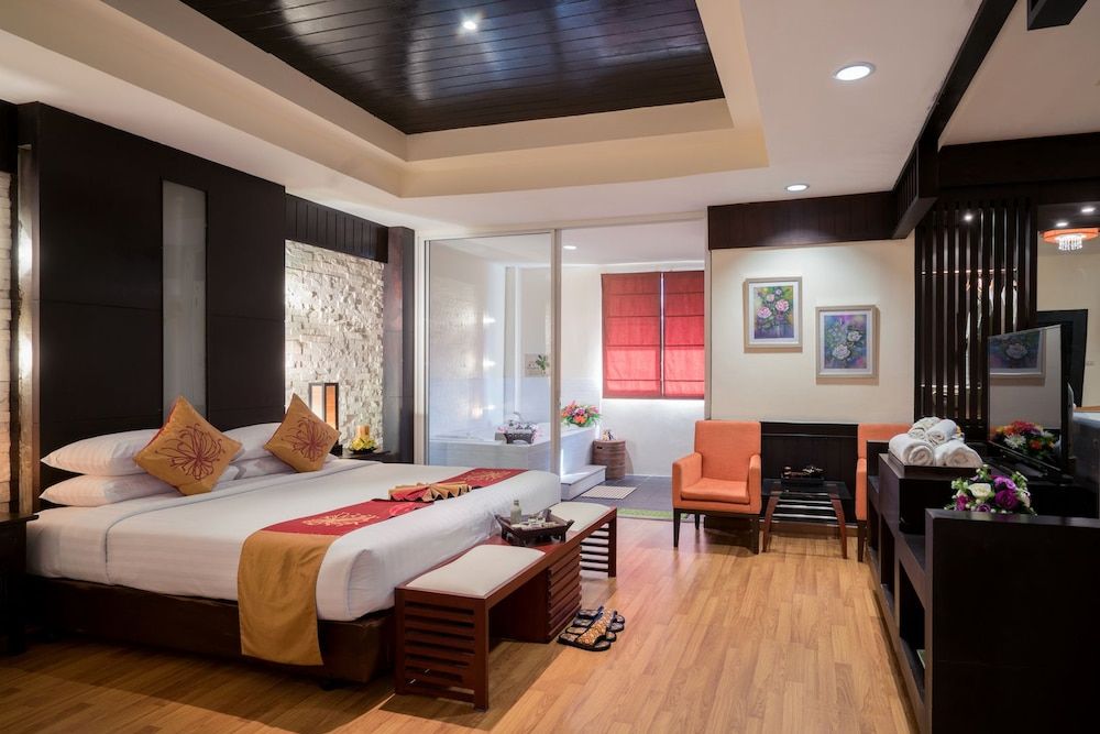 Bangkok Natural Spa Resort and Suite Luxury Suite 8