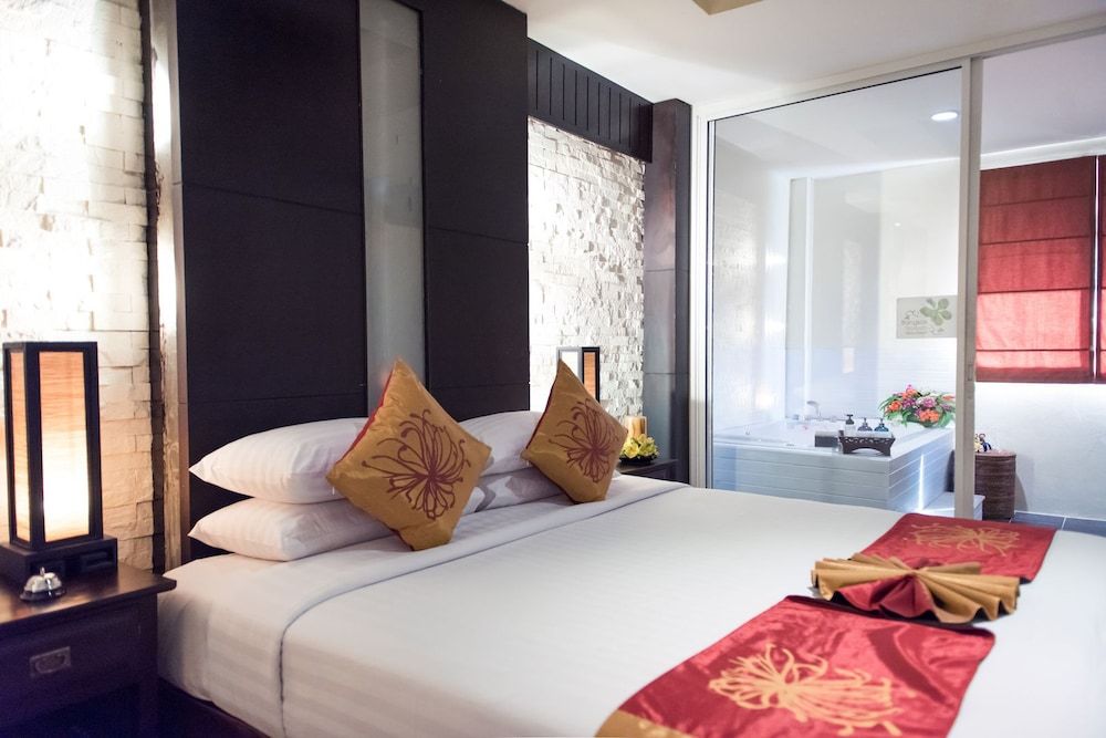Bangkok Natural Spa Resort and Suite Luxury Suite 2