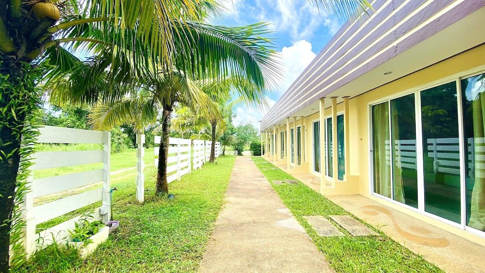 Kuapa Resort Deluxe Double Room 7