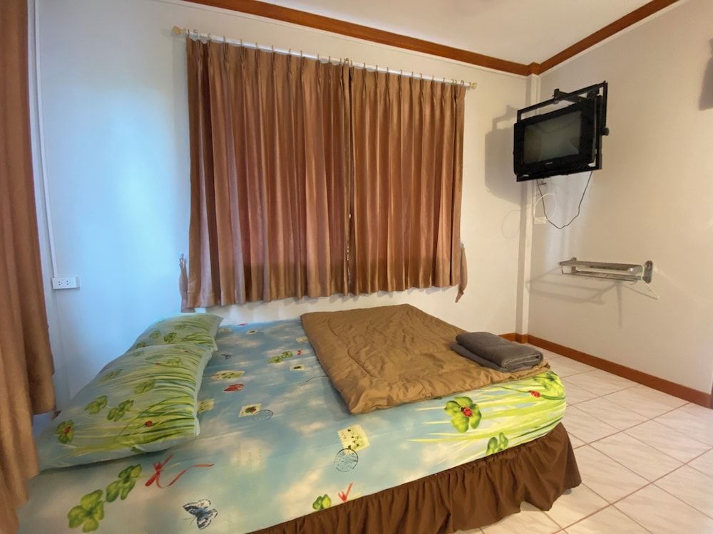 Baan Plapakpao 4-Bedroom House 3