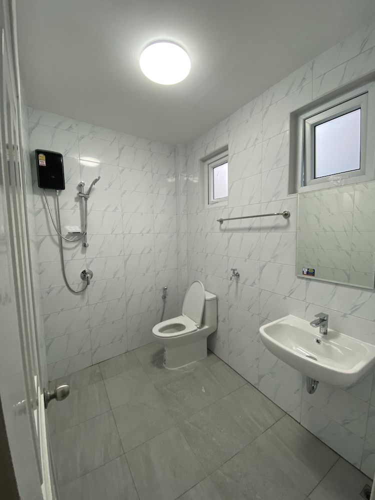 Baan Plapakpao 4-Bedroom House 12