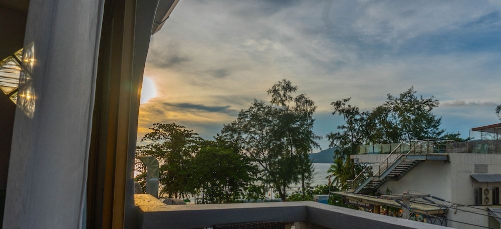 undefined Big Boys' Bed & Burger 5