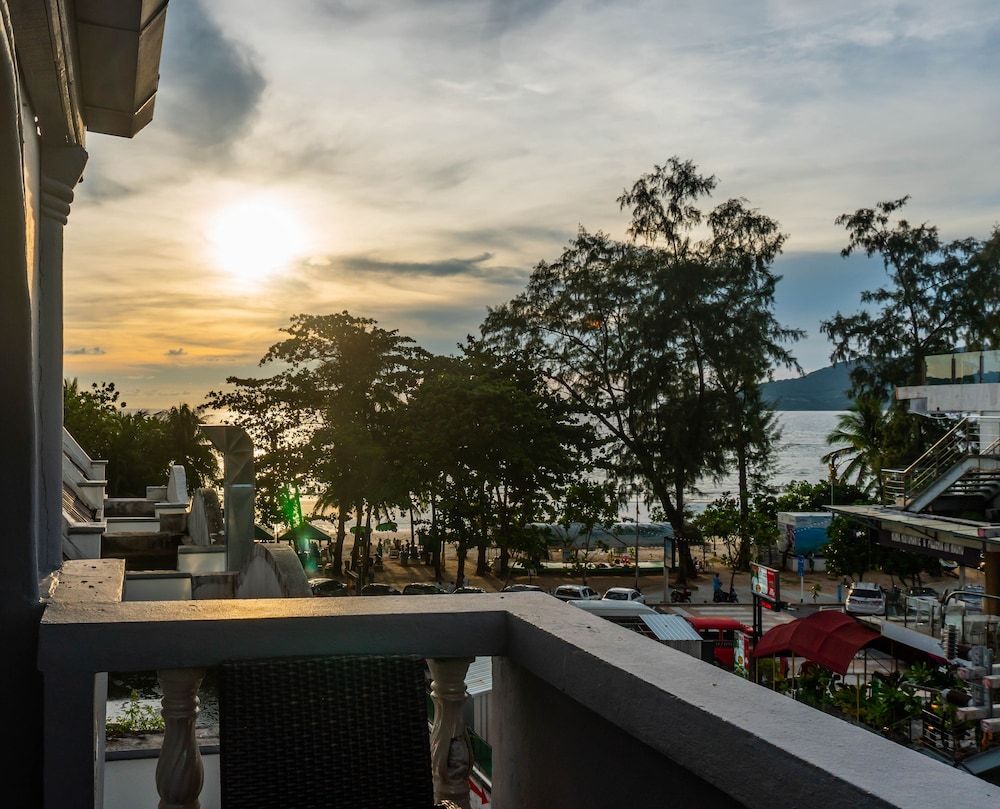 undefined Big Boys' Bed & Burger