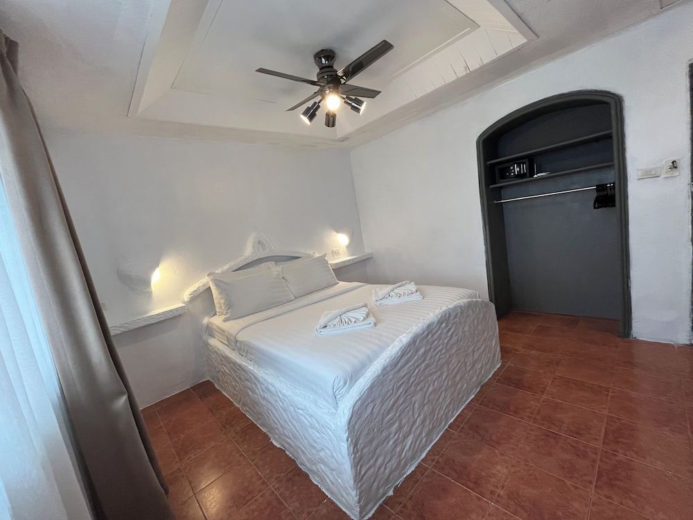 undefined Big Boys' Bed & Burger 3