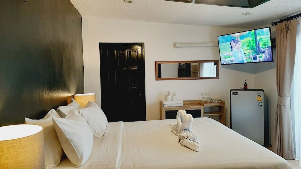 Family Suite with Balcony and Sea View
