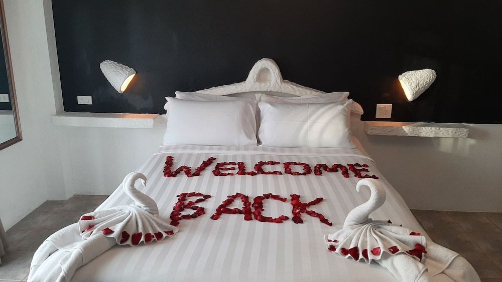 undefined Big Boys' Bed & Burger 8