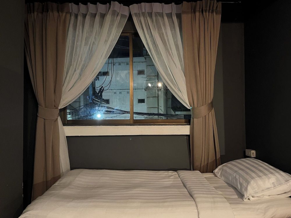 undefined Big Boys' Bed & Burger 4