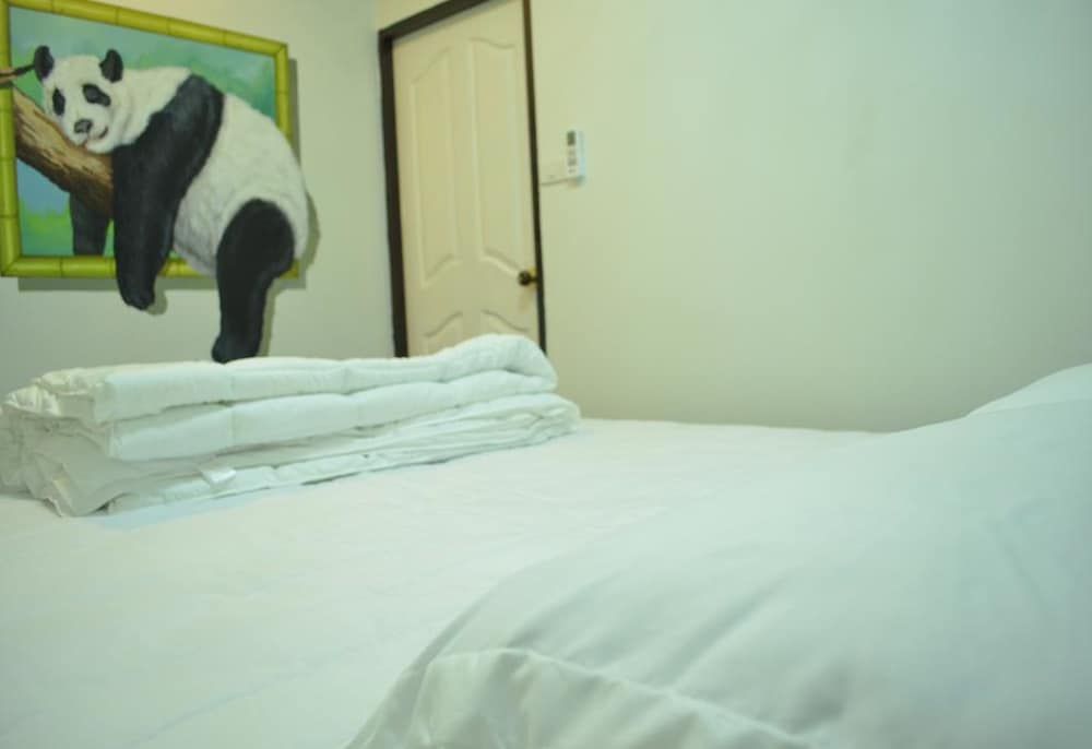 undefined Tukkys Place 7