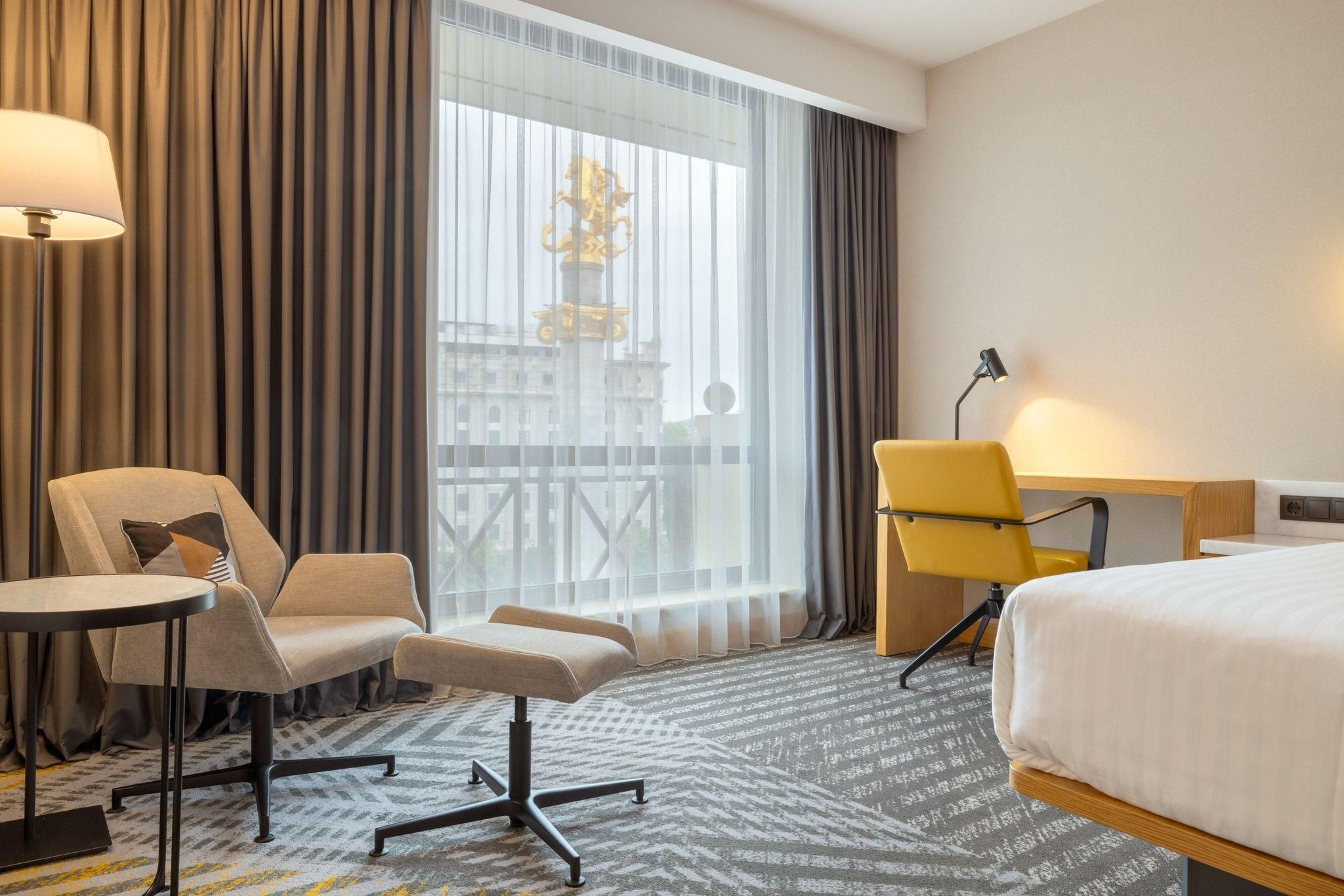 Superior King Room, Guest room, 1 King, Freedom Square view, City view