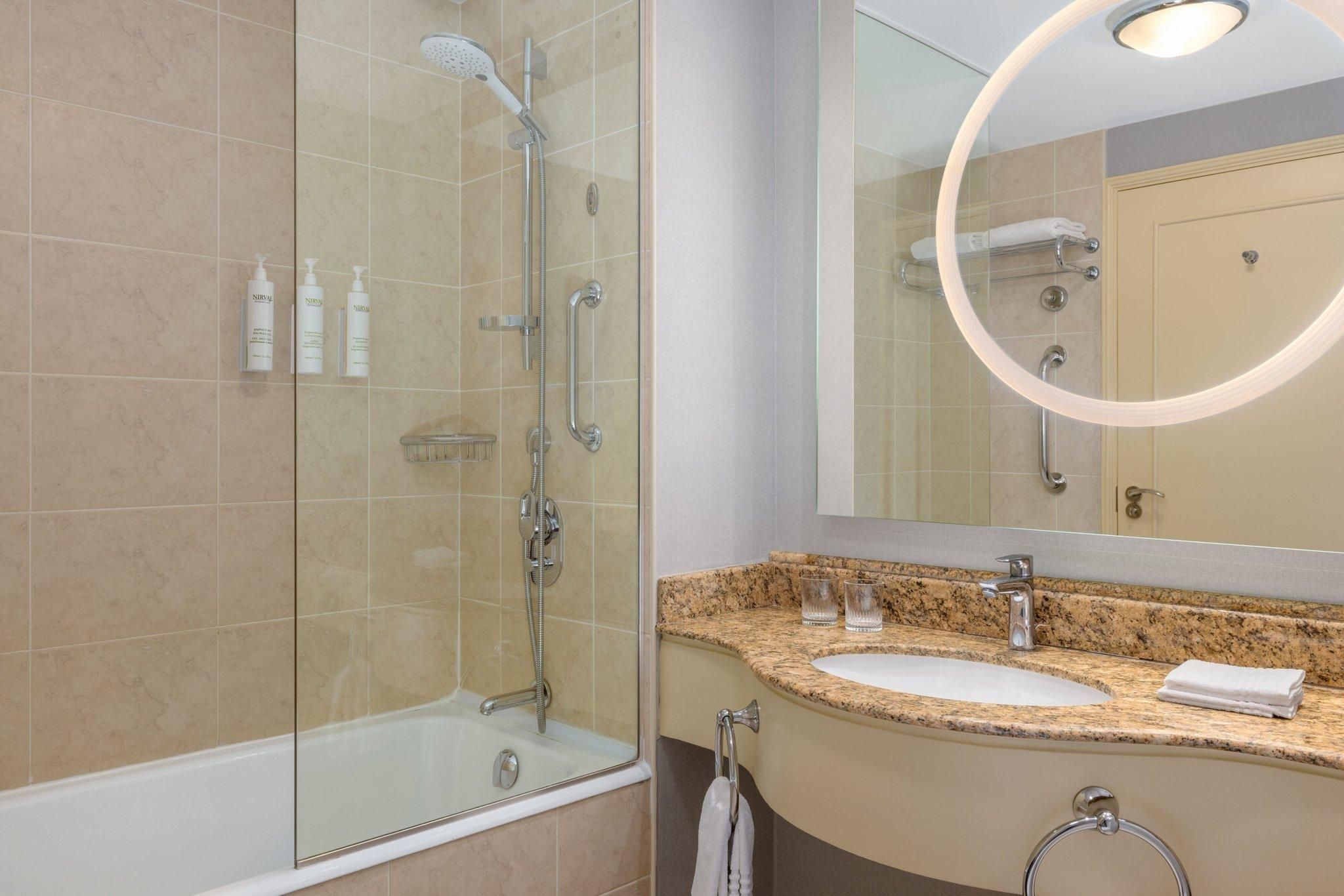 Executive King Room, Larger Guest room, King, City view