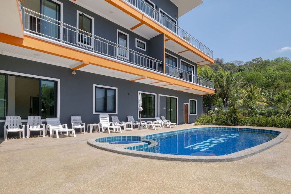 undefined OYO 665 Sj House Hotel 8