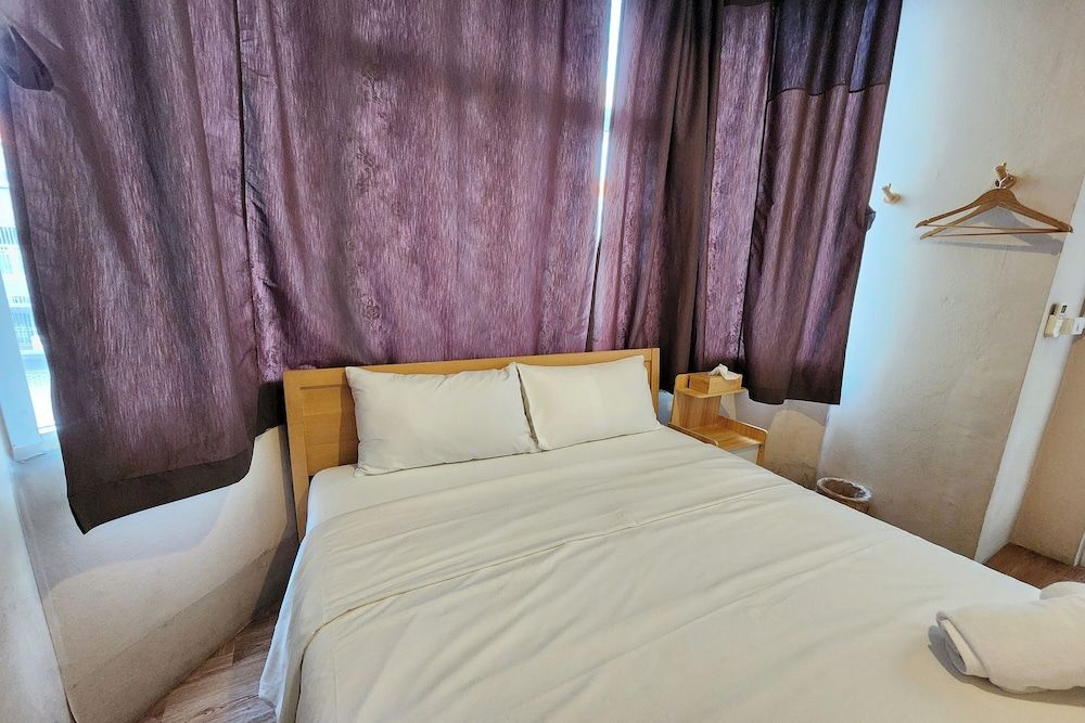 undefined Ease Hostel 4