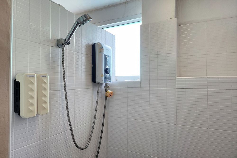 Ease Hostel 4-Bed Mixed Dormitory Room 7