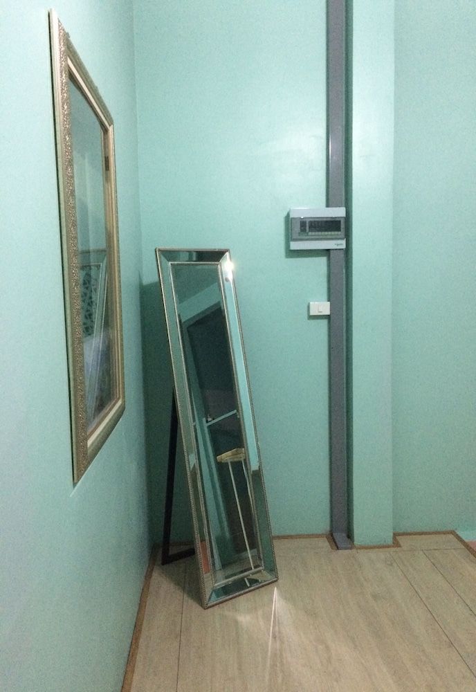 One Bangkok Hostel @Love District 10-Bed Female Dormitory with Shared Bathroom 8