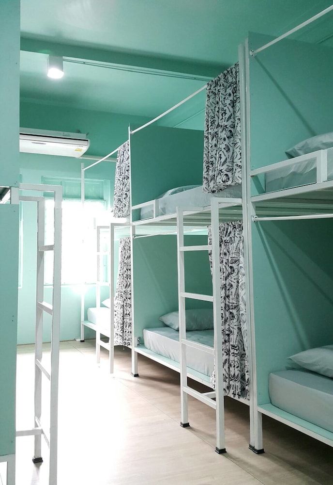 One Bangkok Hostel @Love District 10-Bed Male Dormitory with Shared Bathroom 6