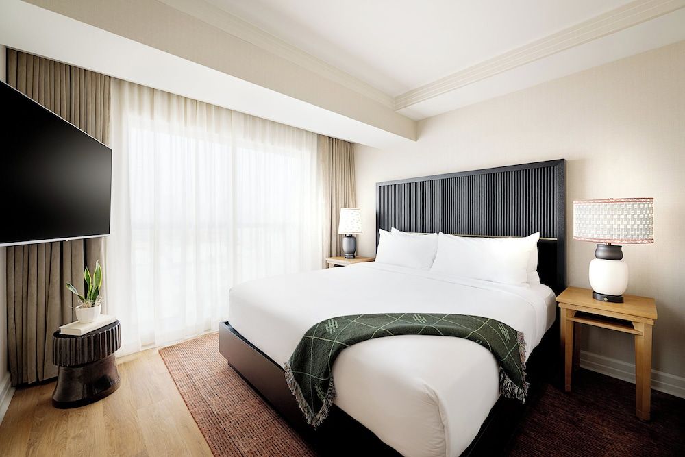 Hutton Hotel Amped One Bedroom Suite