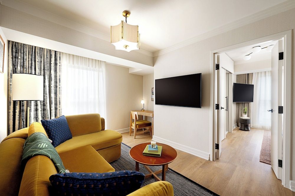 Hutton Hotel Amped One Bedroom Suite 7