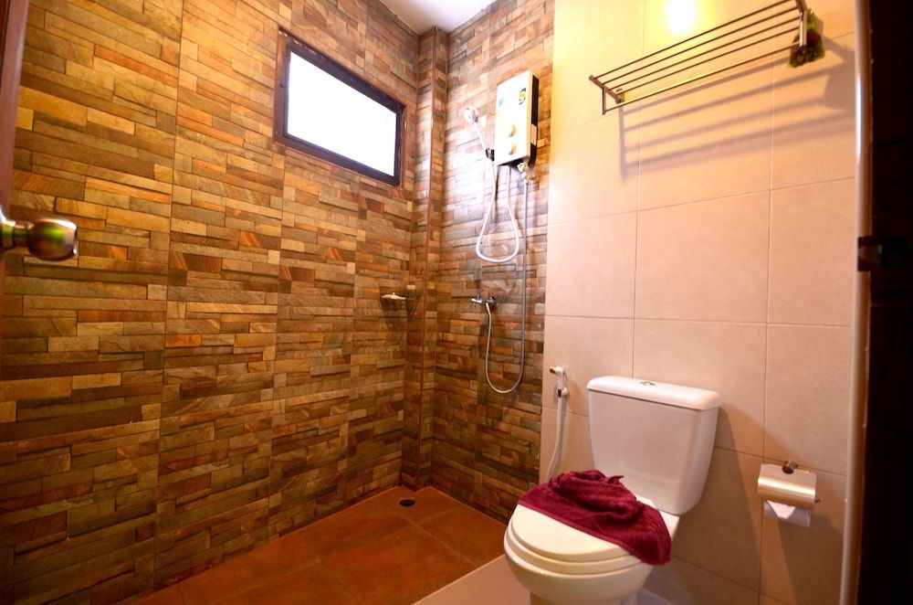 Enrico Hostel Patong Standard Double Room 13